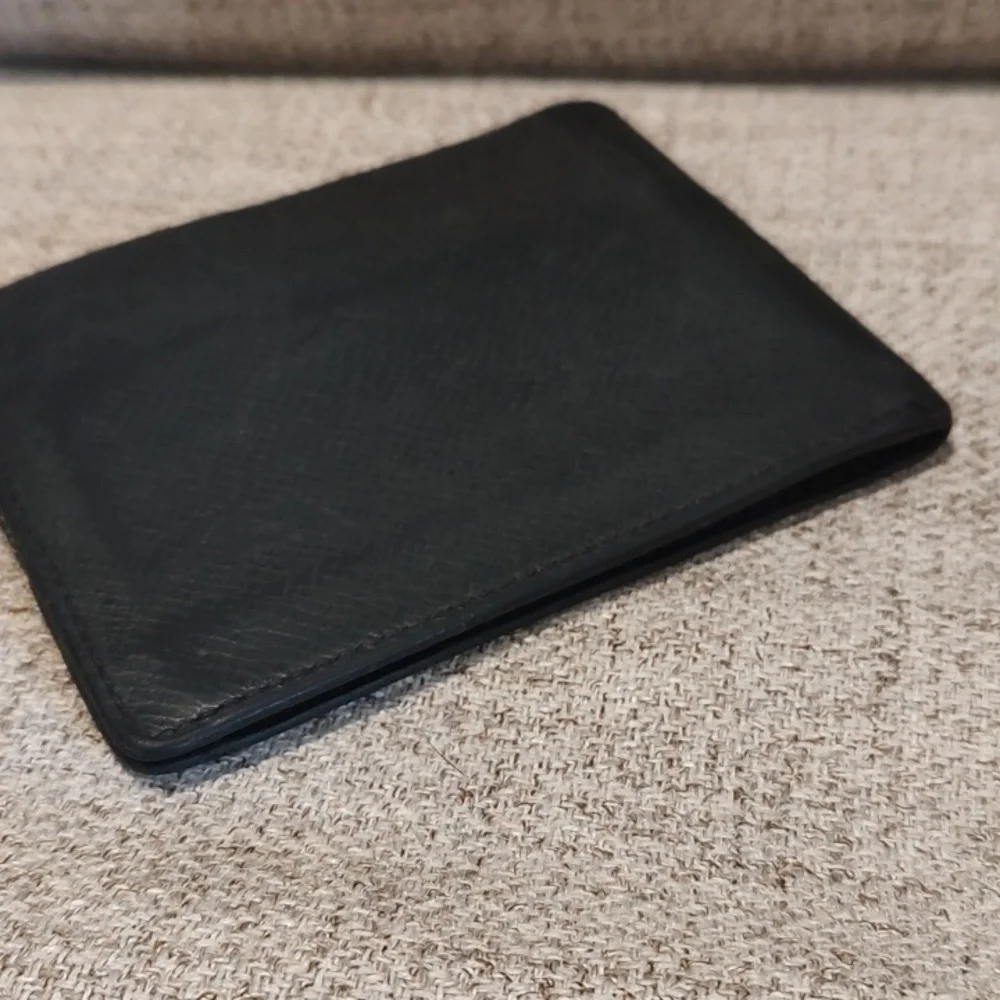 Louis Vuitton Wallet/Money Clip Black Bifold Used *CoA Included